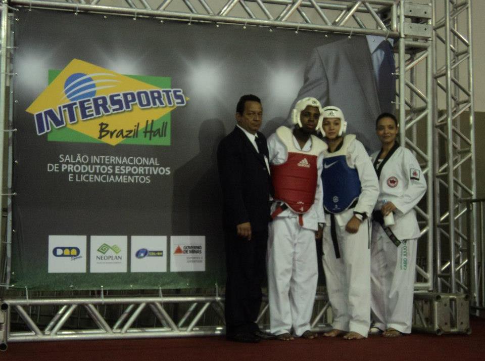 Equipe de Taekwondo do IAP Phoenix em evento oficial da Federação Mineira